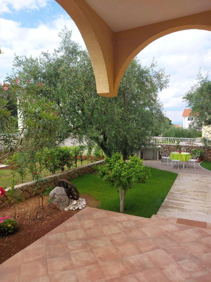 Apartmani Olea Krk Krk Town Exterior foto